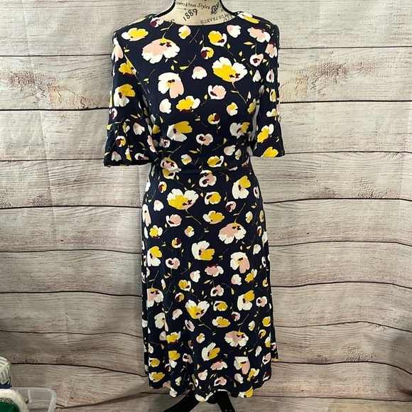 Boden “Alexis” Floral Dress Fluted Sleeves Button Detail Navy Size 6 Lined - Picture 2 of 11